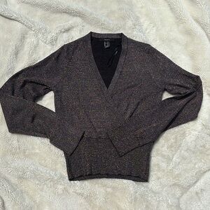 Forever 21 V-Neck Sweater in Shimmering pink black size extra large